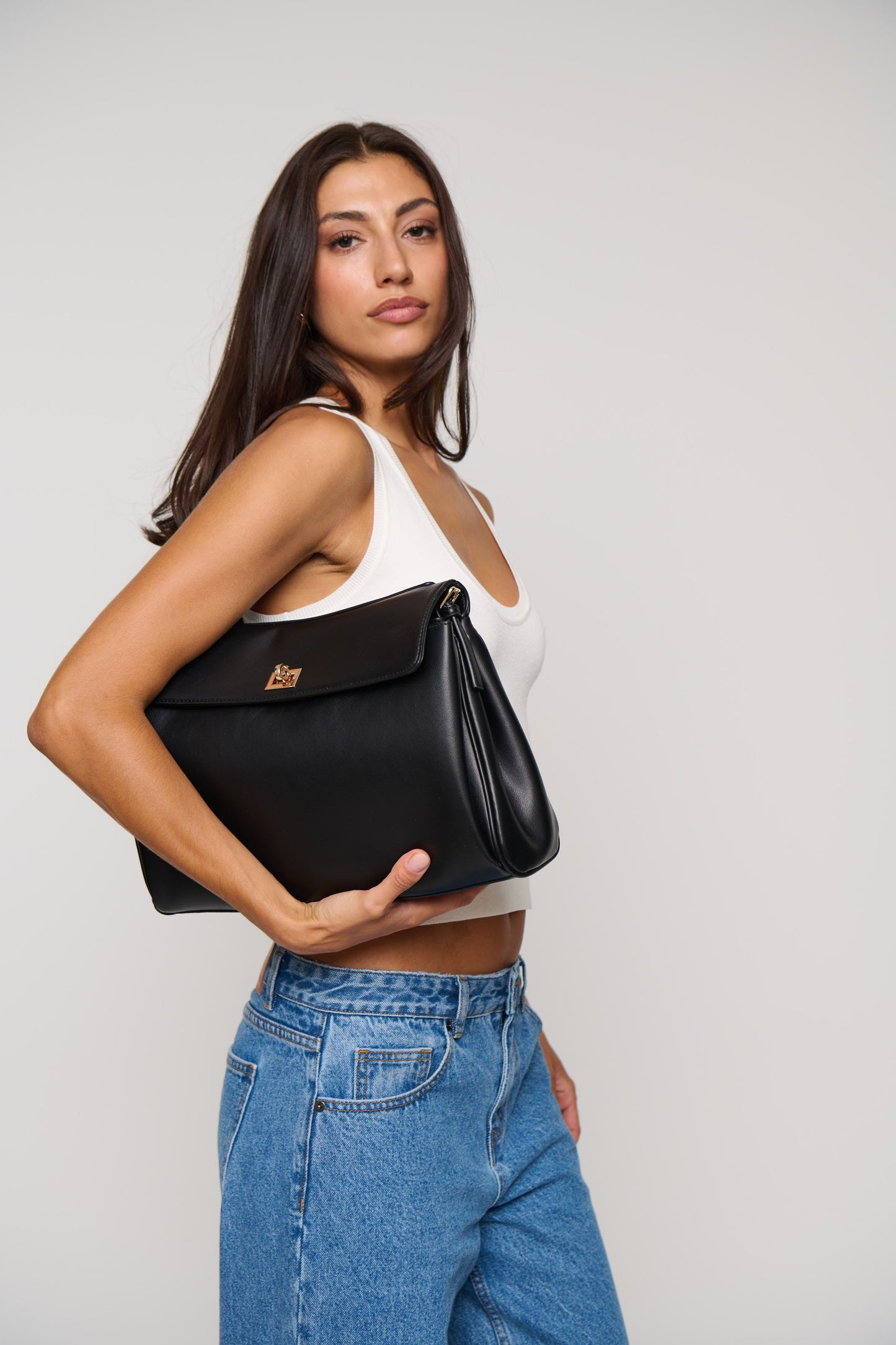 Taye Classic Shoulder Bag Black