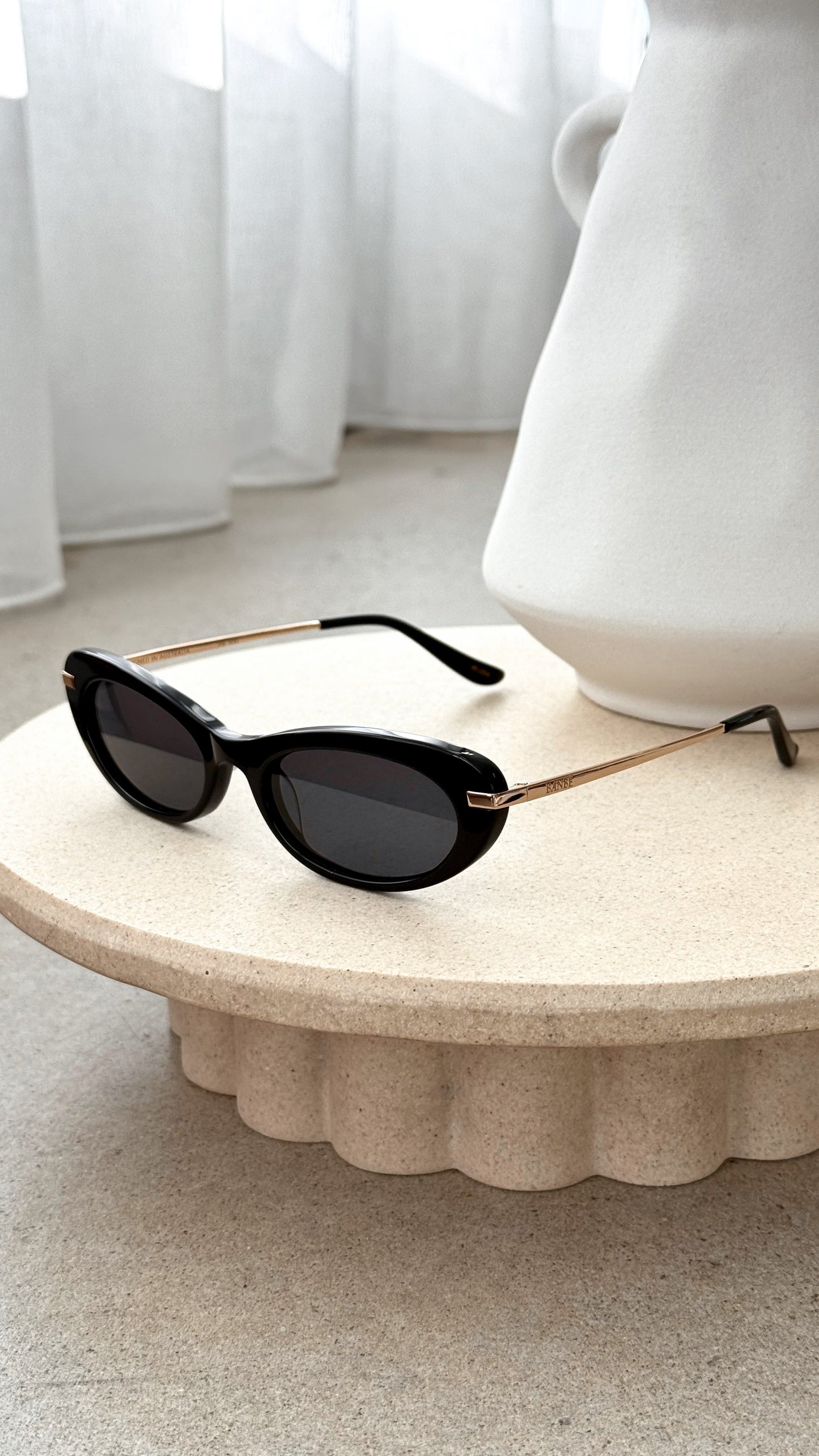 The Rae Sunglasses - Black / Black