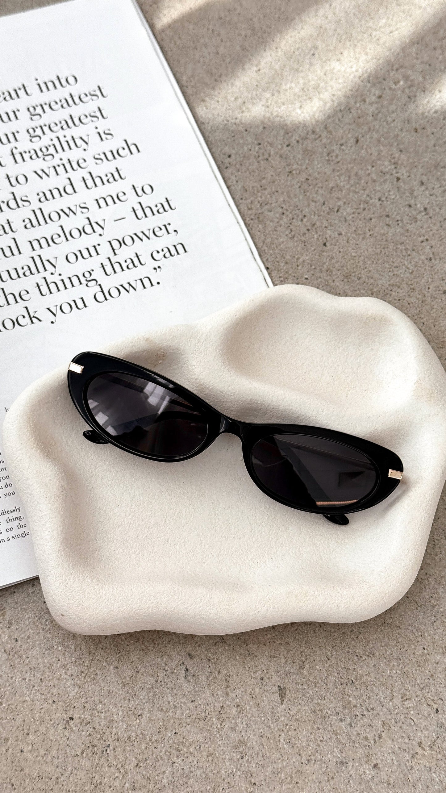The Rae Sunglasses - Black / Black