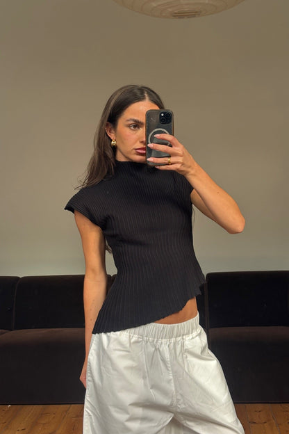 Top Amira