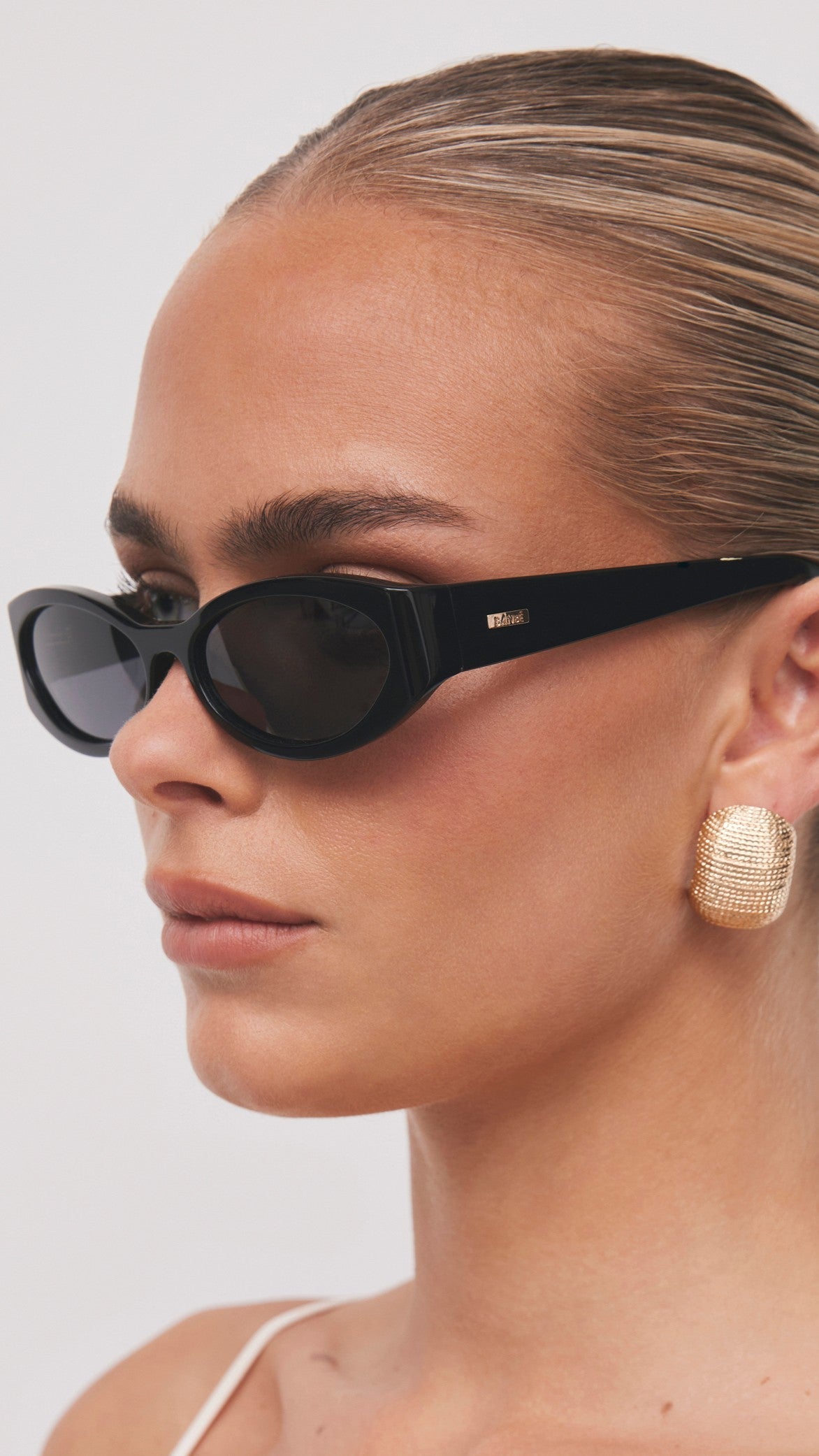 The Kasia Sunglasses - Black / Black