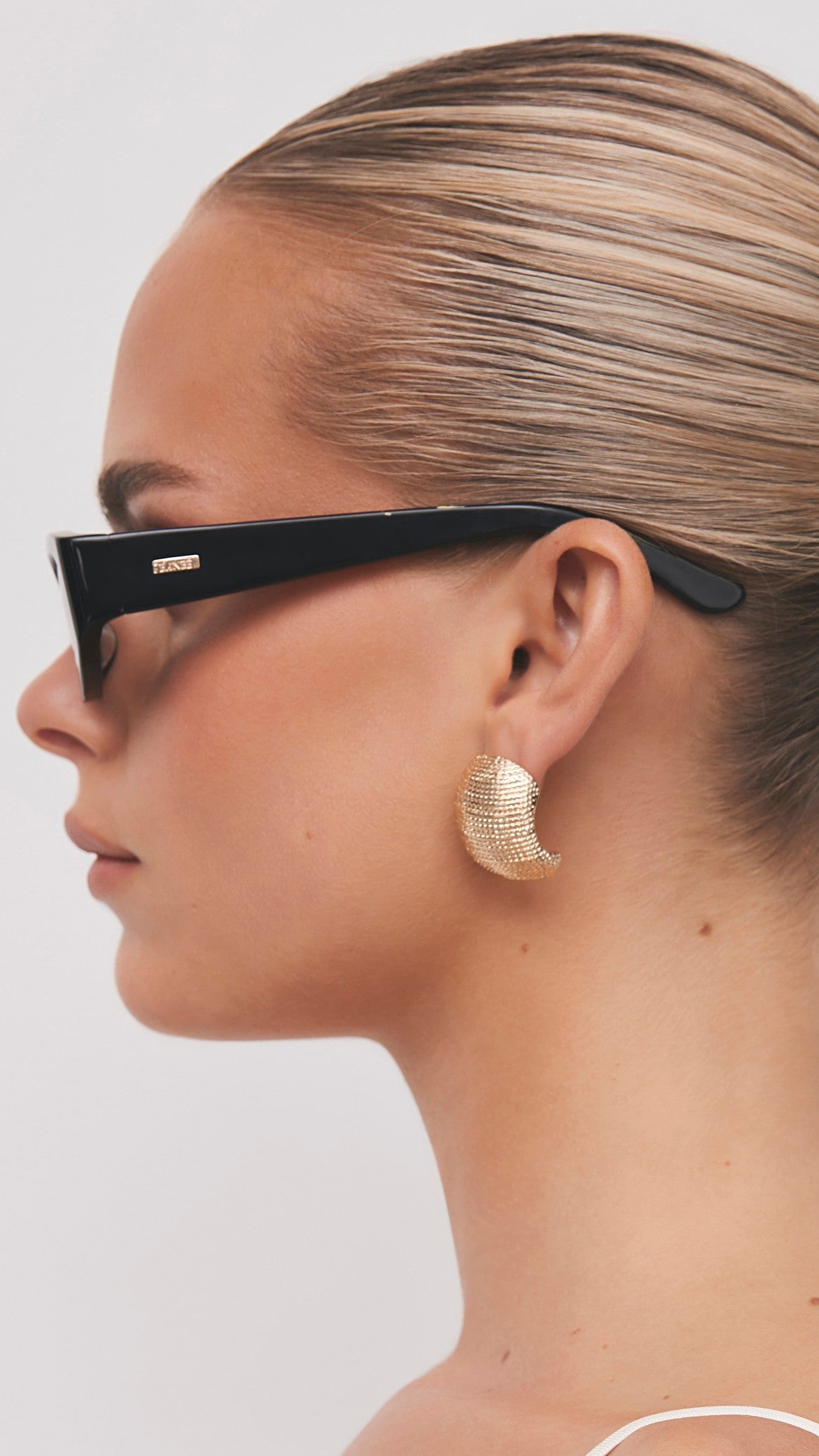 The Kasia Sunglasses - Black / Black