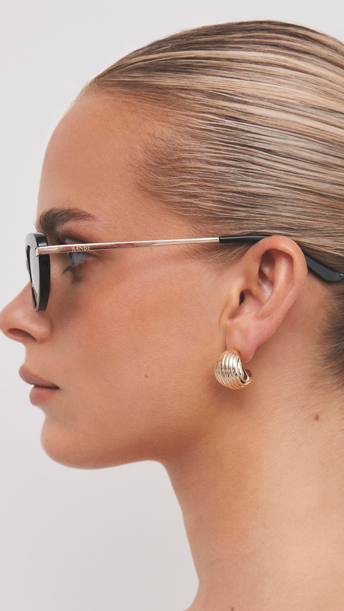 The Rae Sunglasses - Black / Black